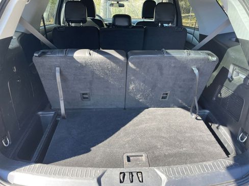 Used 2024 Ford Explorer XLT w/ Equipment Group 202A image 32