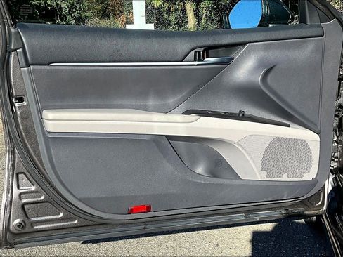 Used 2023 Toyota Camry SE image 20