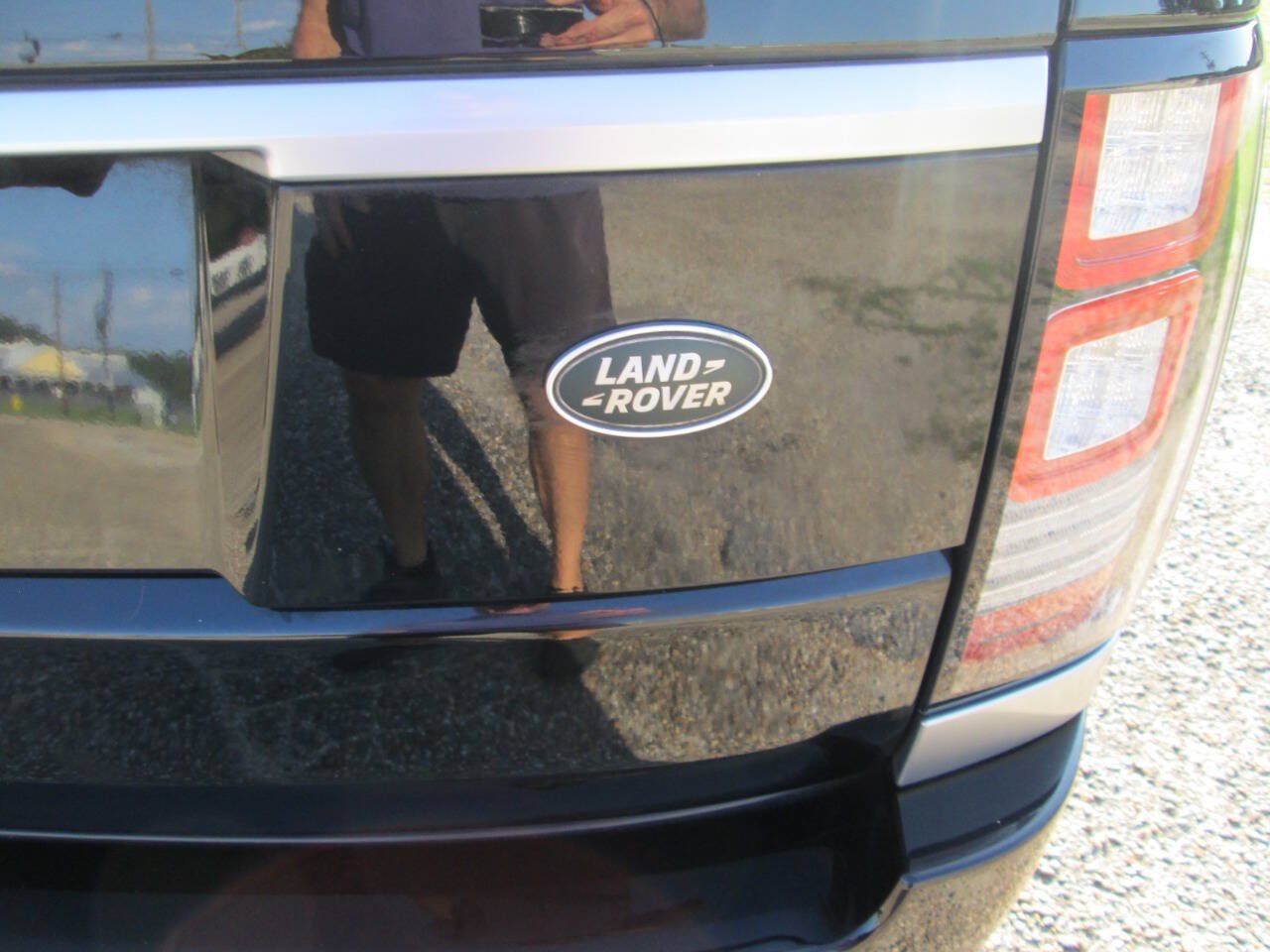 Used 2017 Land Rover Range Rover Supercharged AWD/4WD image 36