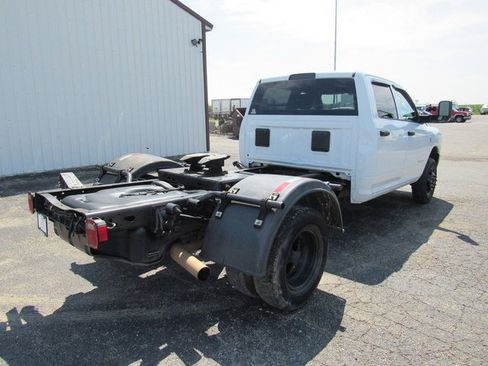 Used 2022 RAM 3500 Tradesman RWD image 3