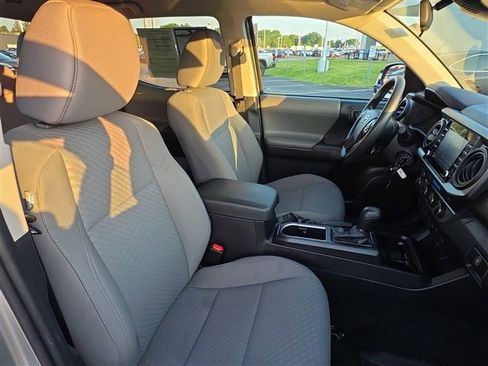 Used 2022 Toyota Tacoma SR image 23