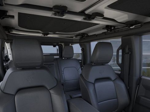 New 2025 Ford Bronco Badlands image 12