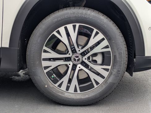 New 2025 Mercedes-Benz GLB 250 image 13