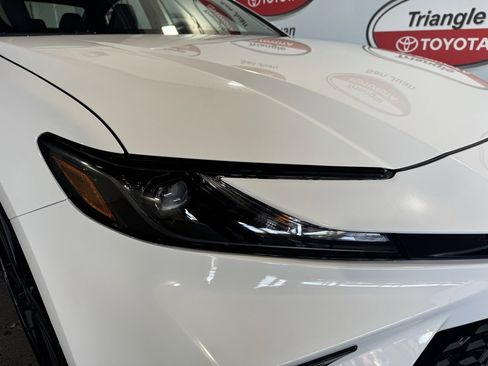 New 2026 Toyota Camry Hybrid image 11