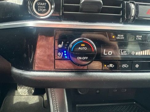 Used 2023 Nissan Pathfinder Platinum AWD/4WD image 46