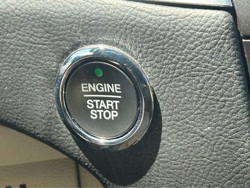 Used 2020 Ford Edge Titanium w/ Equipment Group 301A FWD image 29