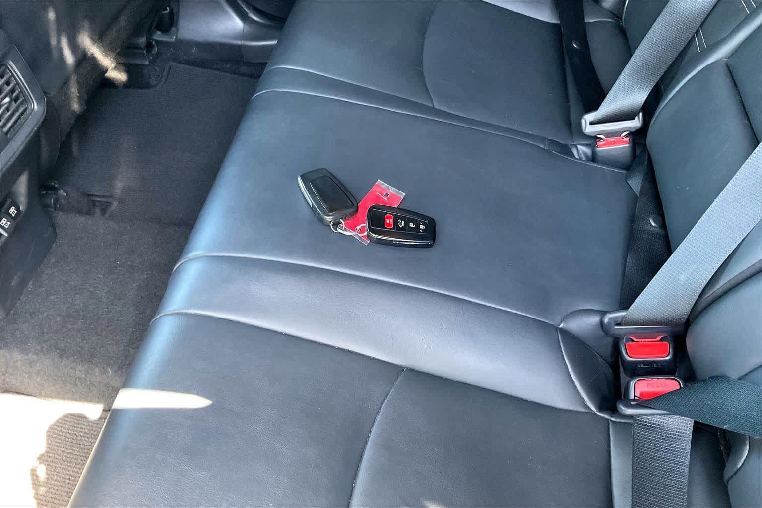 Used 2021 Toyota RAV4 XLE Premium FWD image 14