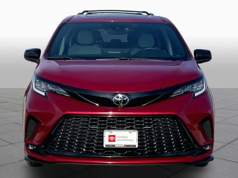 Used 2026 Toyota Sienna XSE FWD image 4