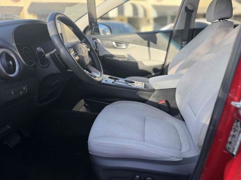Used 2023 Hyundai Kona SE FWD image 13