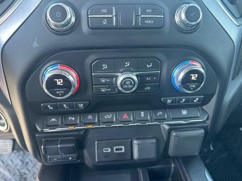 Used 2019 GMC Sierra 1500 SLT w/ SLT Premium Plus Package AWD/4WD image 33