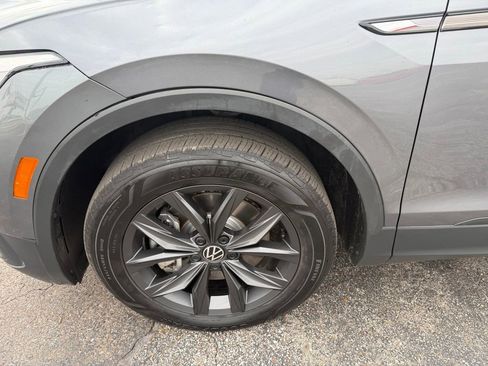 Used 2024 Volkswagen Tiguan SE image 9