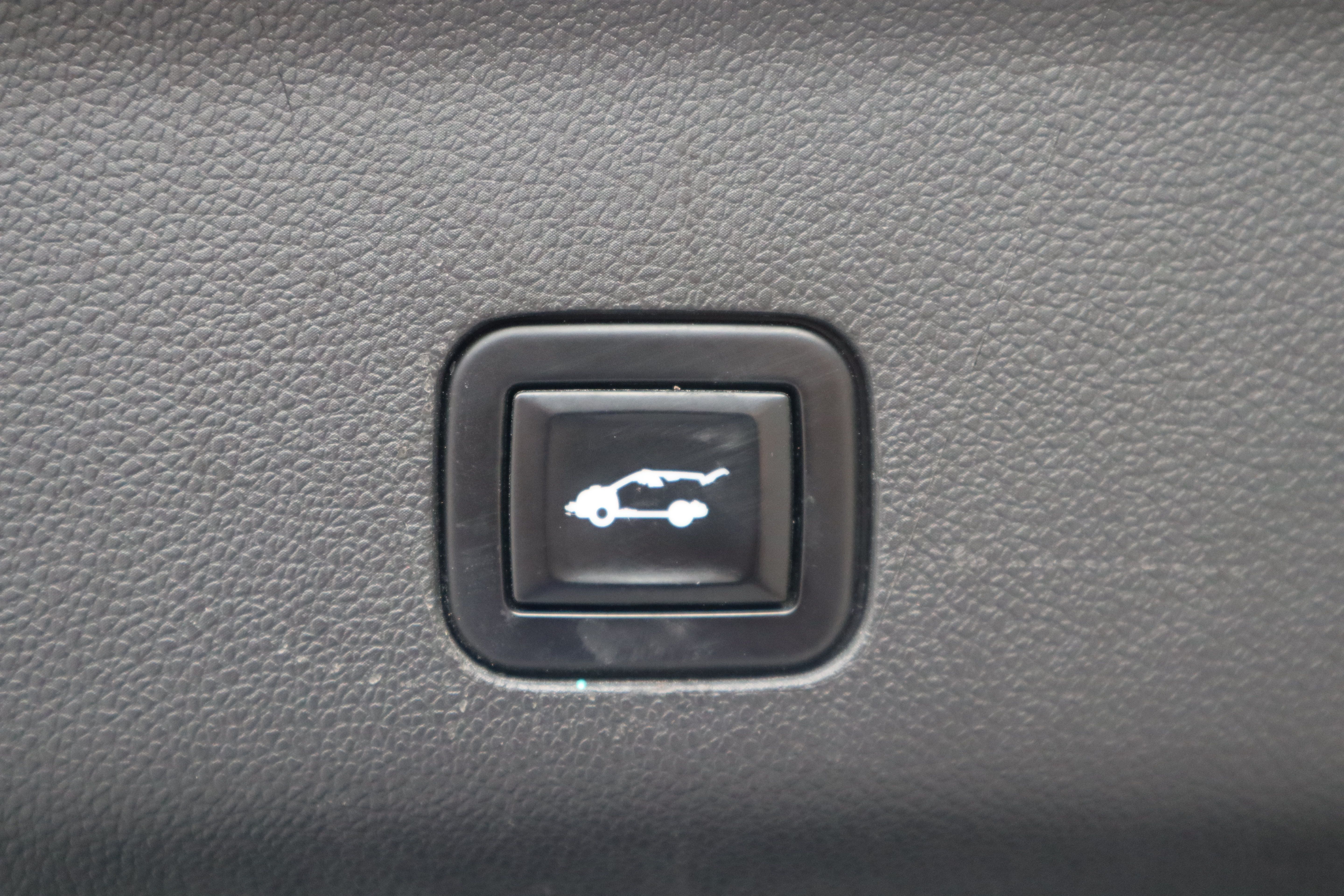 Used 2021 Chevrolet Tahoe Z71 AWD/4WD image 32