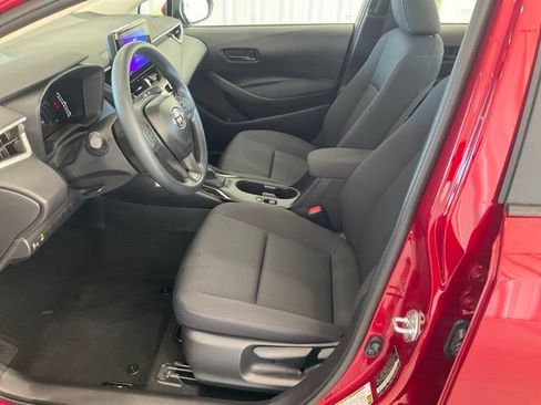 Used 2026 Toyota Corolla LE FWD image 3