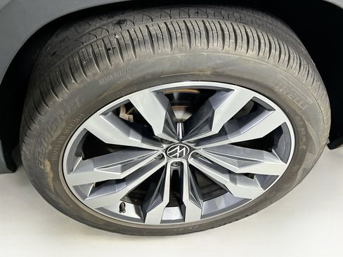 Used 2023 Volkswagen Atlas Cross Sport SEL Premium R-Line image 30