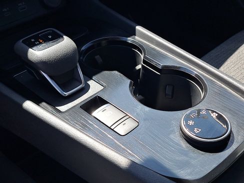 Certified 2023 Nissan Rogue SV image 30