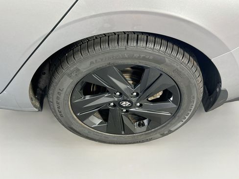 Used 2023 Hyundai Elantra SEL FWD image 28