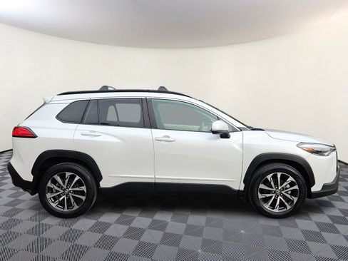 Certified 2023 Toyota Corolla Cross XLE image 7