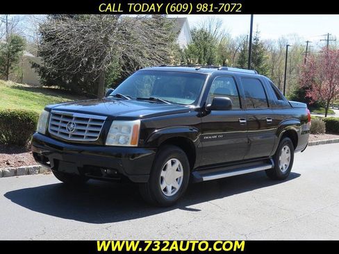 Used 2002 Cadillac Escalade EXT image 1