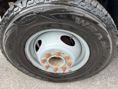 Used 2000 Ford F350 Lariat image 19