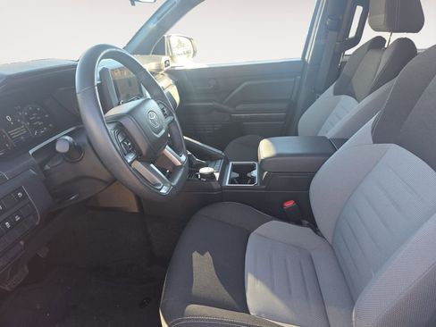 Used 2025 Toyota 4Runner 4WD image 9