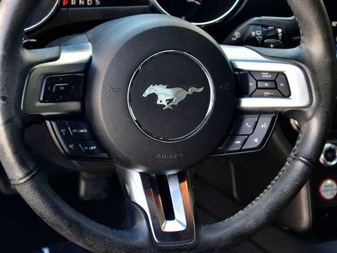 Used 2015 Ford Mustang Coupe RWD image 15