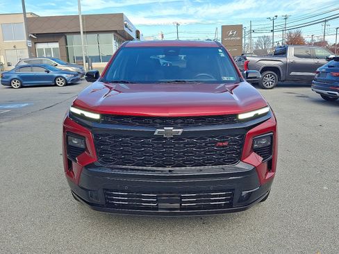 Used 2024 Chevrolet Traverse RS image 2