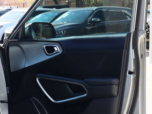 Used 2024 Kia Soul LX w/ Option Group 015 image 33