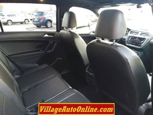 Used 2020 Volkswagen Tiguan SE R-Line image 35