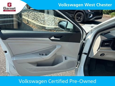 Used 2023 Volkswagen Jetta SE FWD image 11