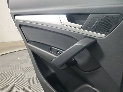 Used 2025 Audi Q5 2.0T Premium image 18