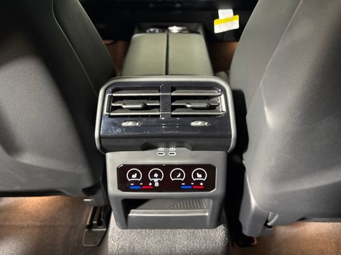 Used 2026 BMW M5 w/ Executive Package AWD/4WD image 31