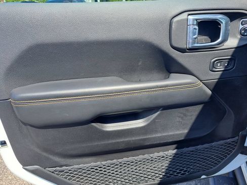 Certified 2025 Jeep Wrangler Unlimited Sahara AWD/4WD image 26