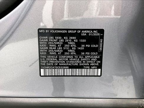 Used 2025 Volkswagen Atlas SE AWD/4WD image 41