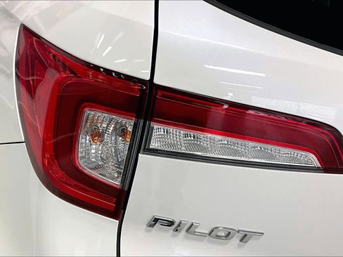 Used 2019 Honda Pilot Elite image 30