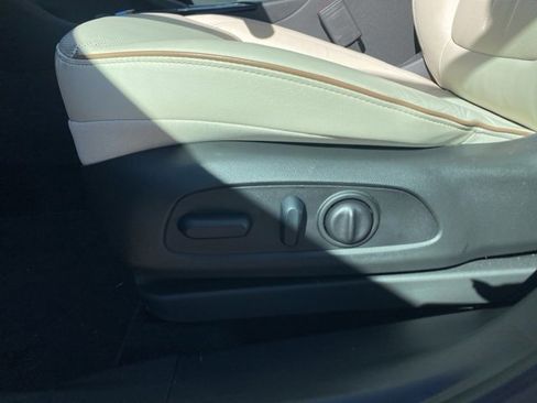 Used 2025 Buick Encore GX Avenir image 15