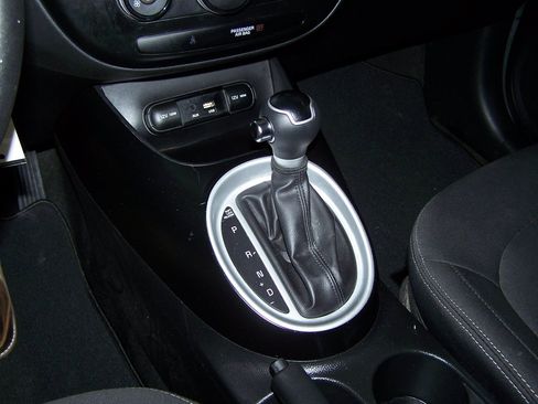 Used 2019 Kia Soul image 9