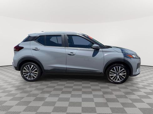 Used 2022 Nissan Kicks SV FWD image 5