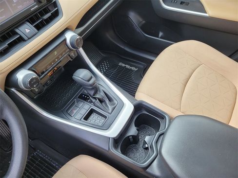 Used 2020 Toyota RAV4 XLE image 44