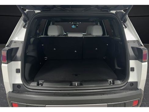 New 2026 Jeep Cherokee Overland w/ Trailer Tow Group image 40