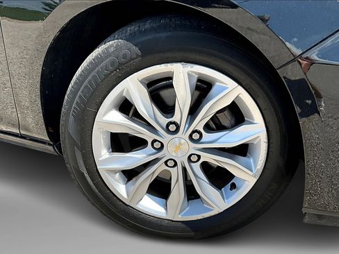 Used 2023 Chevrolet Malibu LT image 9