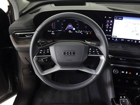 Used 2025 Audi Q5 Premium AWD/4WD image 22