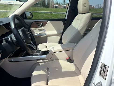 Used 2023 Mercedes-Benz GLB 250 GLB 250 SUV image 10