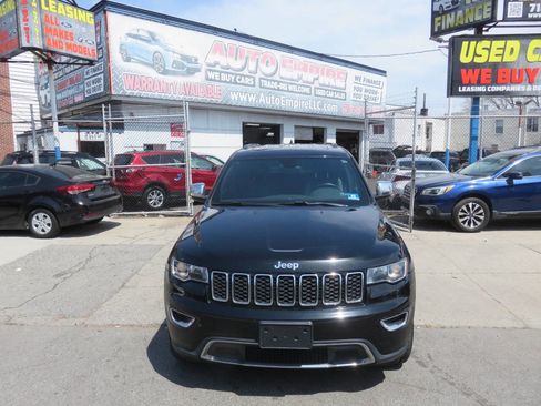 Used 2018 Jeep Grand Cherokee Limited image 6