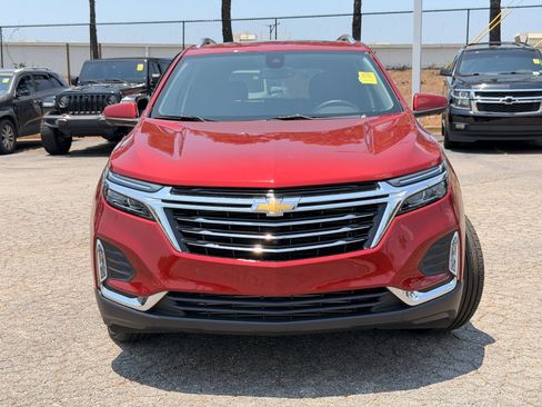 Used 2024 Chevrolet Equinox Premier FWD image 3