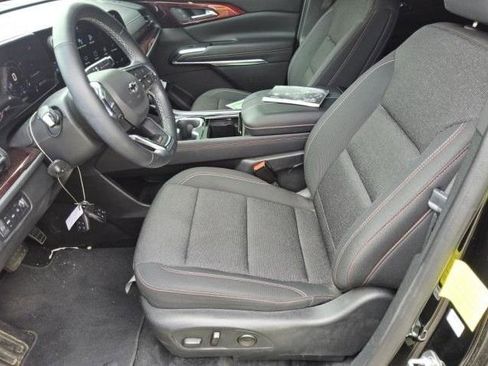 Used 2024 Chevrolet Traverse Z71 w/ LPO, Roadside Safety Package AWD/4WD image 7