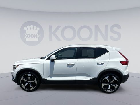 Used 2020 Volvo XC40 T5 Momentum w/ Protection Package Premier AWD/4WD image 13
