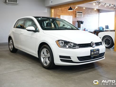 Used 2017 Volkswagen Golf SE image 3