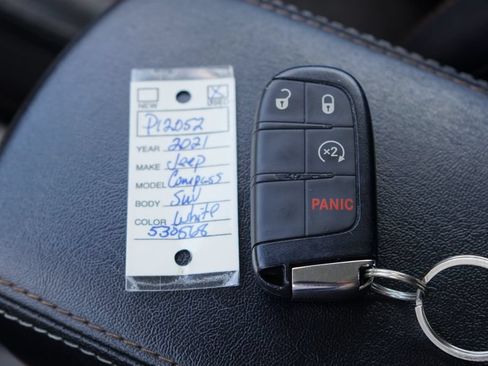 Used 2021 Jeep Compass Latitude w/ Convenience Group AWD/4WD image 33