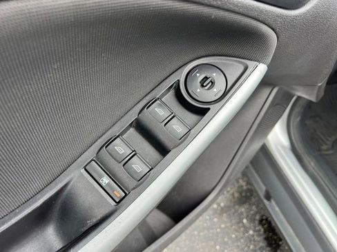 Used 2014 Ford Focus SE w/ Equipment Group 201A FWD image 24