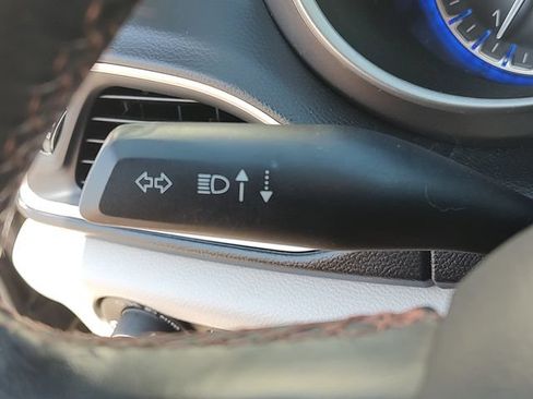 Used 2020 Chrysler Pacifica Touring-L Plus FWD image 24